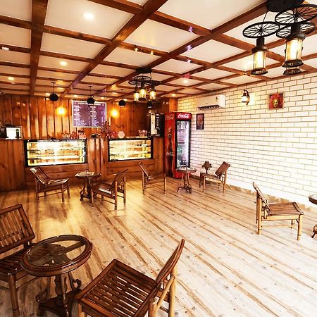 The Grand Orion Hotel Chinhat Exterior foto