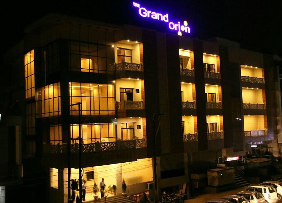The Grand Orion Hotel Chinhat Exterior foto